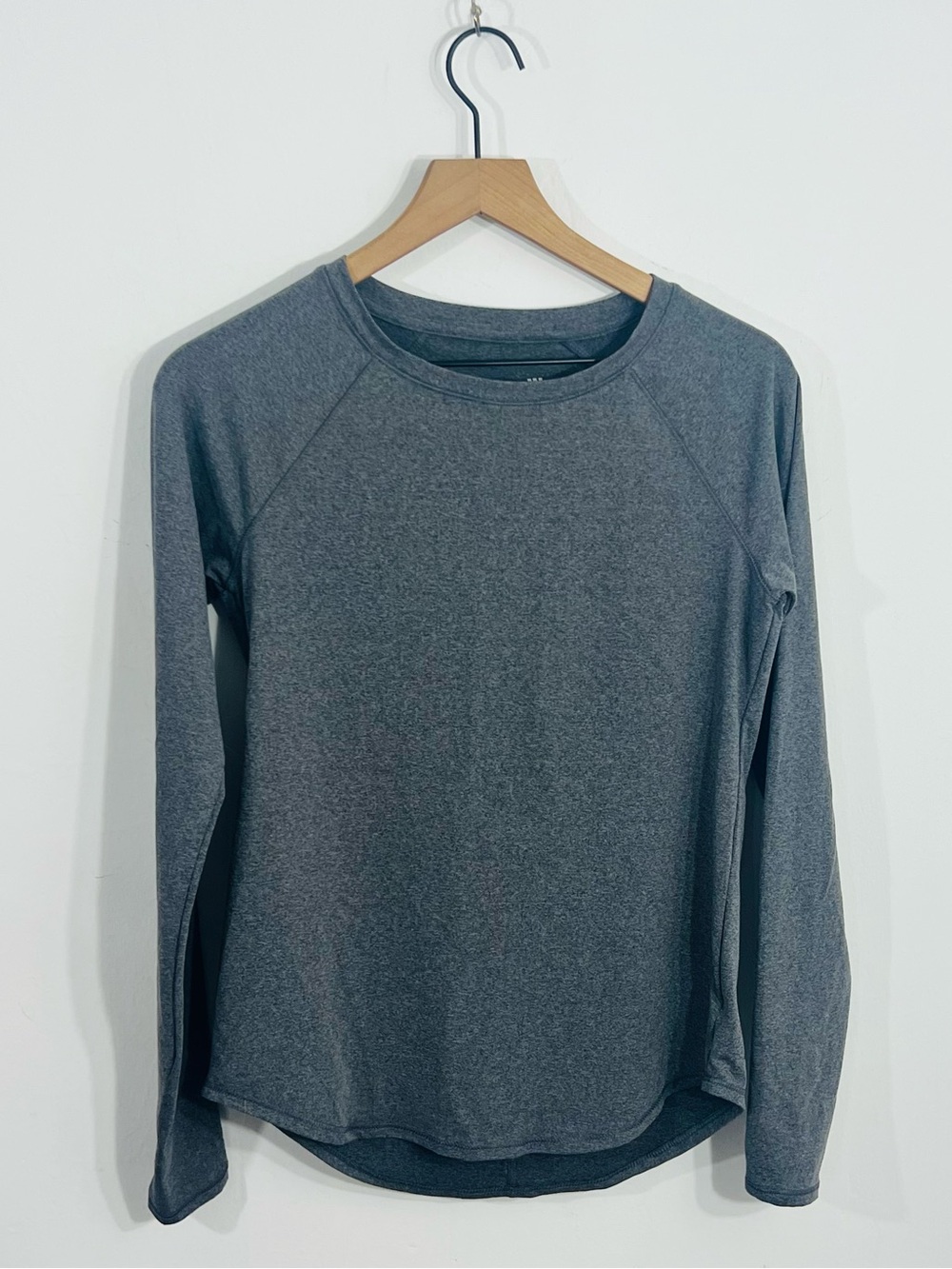 All In Motion Gray Pullover Athletic Fit Thumb Hole Workout Top Stretchy Size S
